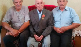 Пирали Пиралиев наградил ветерана памятной медалью