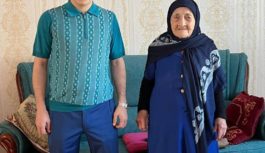 Депутат Народного Собрания РД Изи Алиев поздравил с Днём пожилого человека Зайналиеву Шамисат Муршидовну