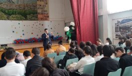Комсомольцы-депутаты провели открытый урок в СОШ №1 г.Каспийска