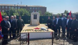 Дагестанское региональное отделение КПРФ приняли участие в увековечении памяти героев, погибших в ходе СВО в с. Куруш Хасавюртовскго района РД