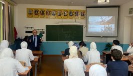 Абдулвахид Лабазанов провел открытый урок в рамках проекта «Разговоры о важном» в Комсомольской СОШ Кизилюртовского района