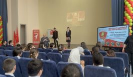 К 105-летию Ленинского Комсомола в Каспийске состоялась встреча с учениками